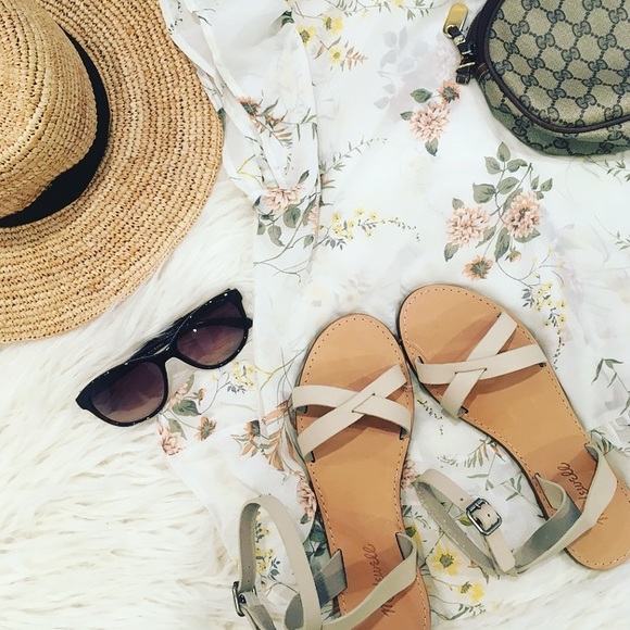 Madewell Shoes - 💚NWT Madewell criss cross sandals 7